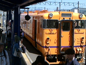 木古内駅で停車しているいさ鉄車両の写真