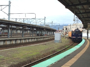 道南いさりび鉄道が入線する写真