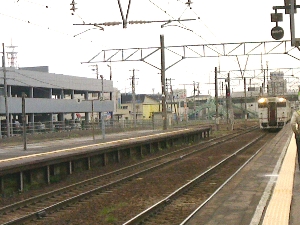 道南いさりび鉄道が入線する写真