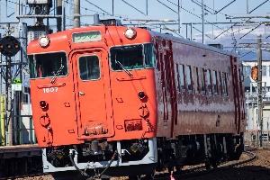 いただいた道南いさりび鉄道の写真、国鉄色