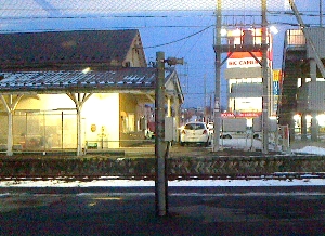 夕暮れの函館駅