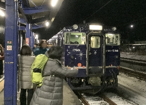 夕暮れの函館駅