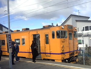 七重浜に停まる山吹車両の写真