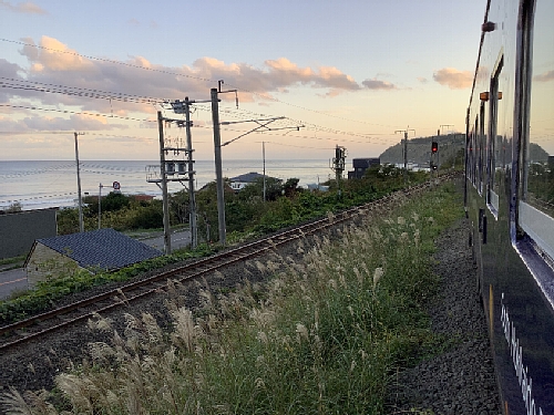 ながまれ海峡号ツアー　矢不来信号場で停車中に撮影した下側の線路の写真