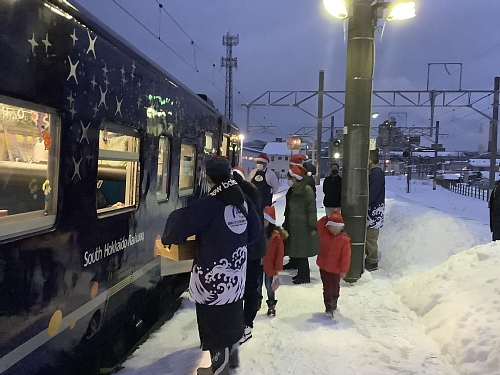 ながまれ海峡号クリスマストレイン　車両の写真