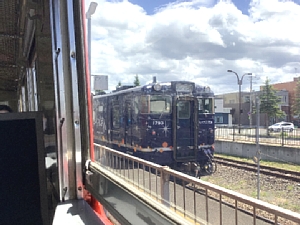 上磯駅に停車するながまれ号の写真