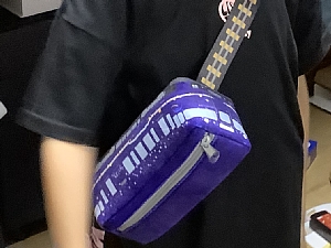 いさ鉄グッズ「ボディバッグ」の写真