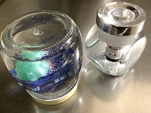 ながまれ号チョロQで作ったスノードームの写真